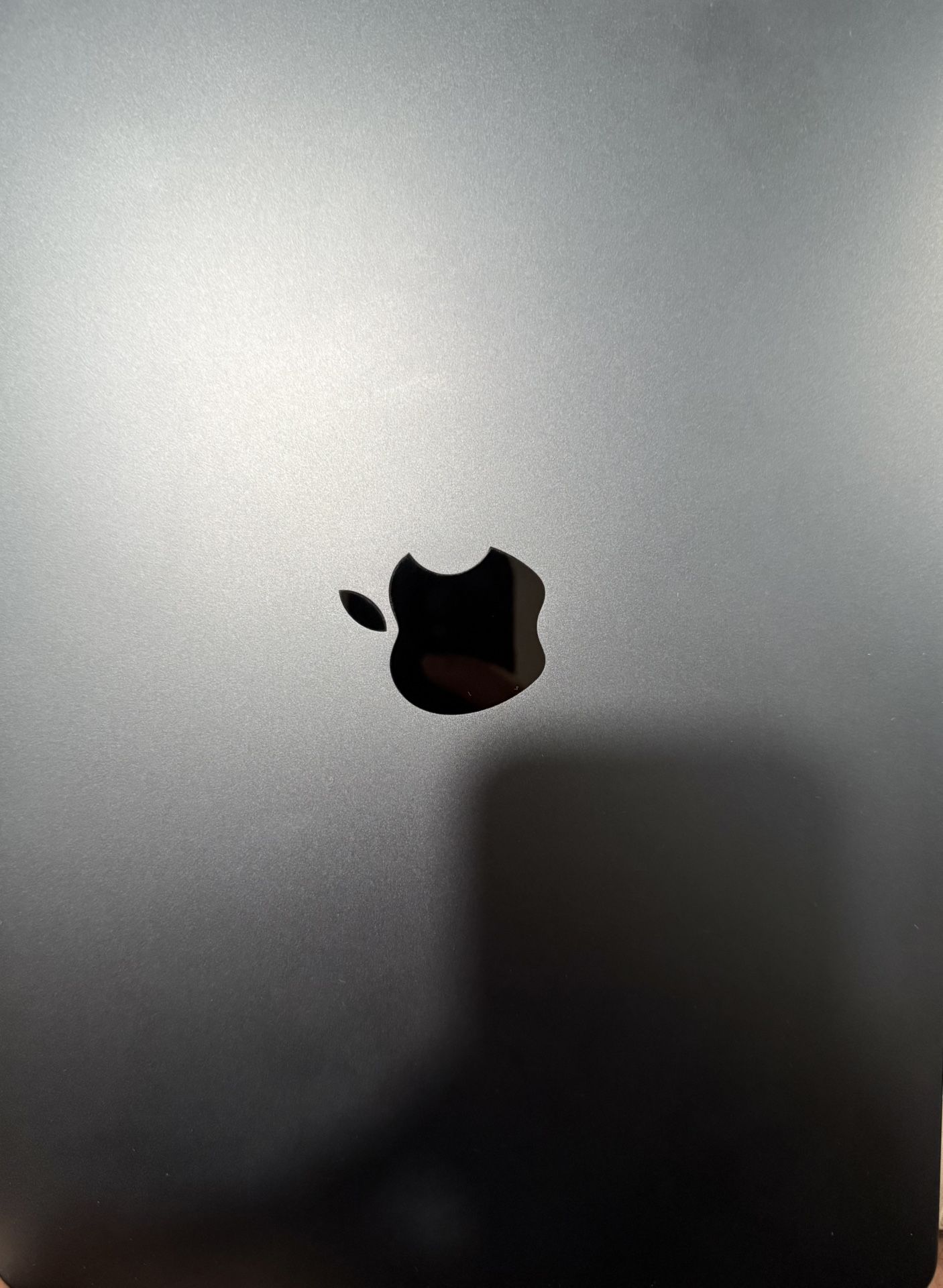 Apple - MacBook Air 13.6" Laptop - M2 chip Built for Apple Intelligence - 8GB Memory - 256GB SSD