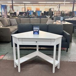 🔥Hot Deal🔥Brand New Corner Table Clearance Special $59 Each