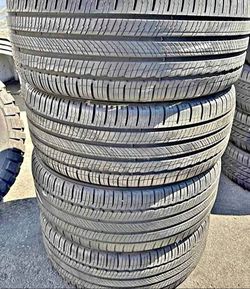 235/45/18 Michelin Vendo un set de llantas  con 80% Vida en excelente condiciones de Vida las 4 🫡🤑
 Selling a set of 4 tires with 80% tread life rem