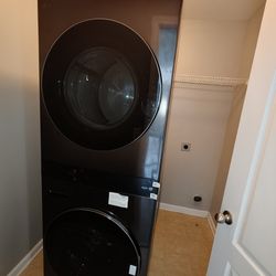 New LG Washer Dryer MSRP $2400