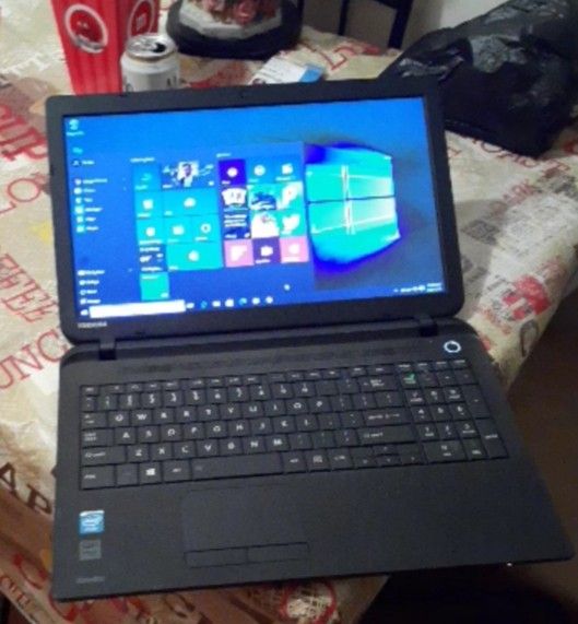 Laptop '''Microsoft'' Toshiba 15inch