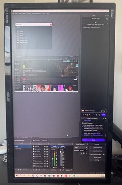 Gaming PC + 2 gaming monitors