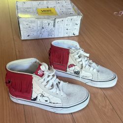 Vans Peanuts Size 5 Sk8 Hi Moc 