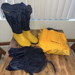 WEST MARINE Explorer Breathable Deep Sea Sailors Weatherproof Bib Overalls Mens L and Size 10 Boots