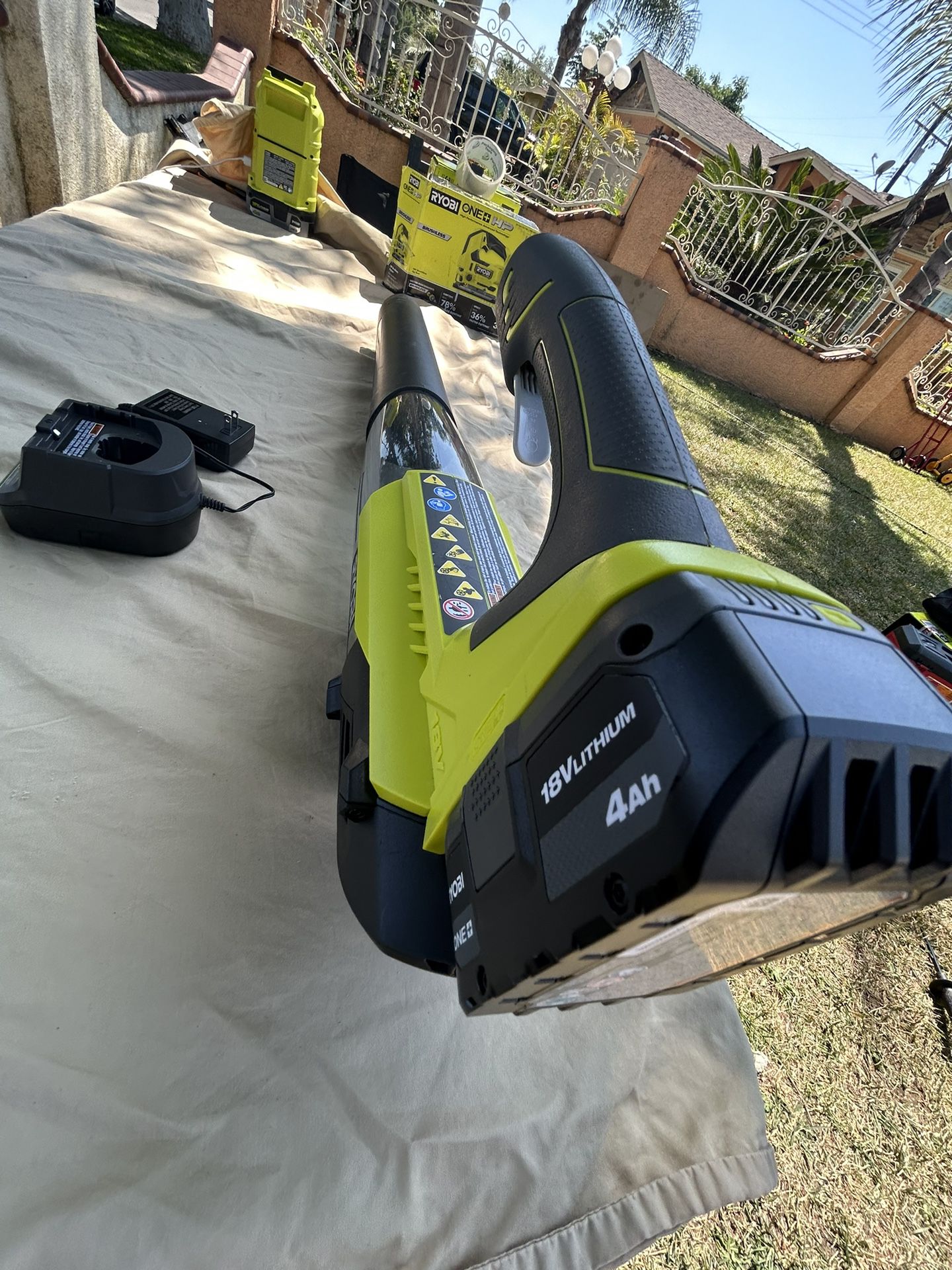 Ryobi 18 Volt Blower 4.0 Ah And Charger 