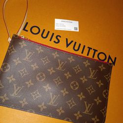 Beautiful Louis Vuitton Clutch 