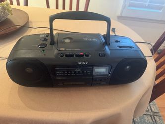 Sony CFD-10 CD Radio Cassette Boombox