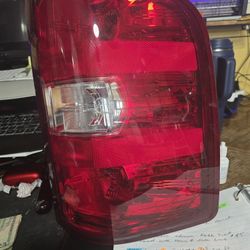 T l a assembly compatible with Chevy silverado two thousand 7-13 2500 Hd 3500H.D O E style with bulbs and wiring harness # 713