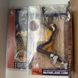 KOBE BRYANT - SERIES 1 - 2002 NBA McFarlane's Sports Picks - LA LAKERS 