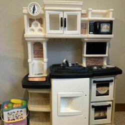 Step2  Gourmet Kitchen With Play Food 