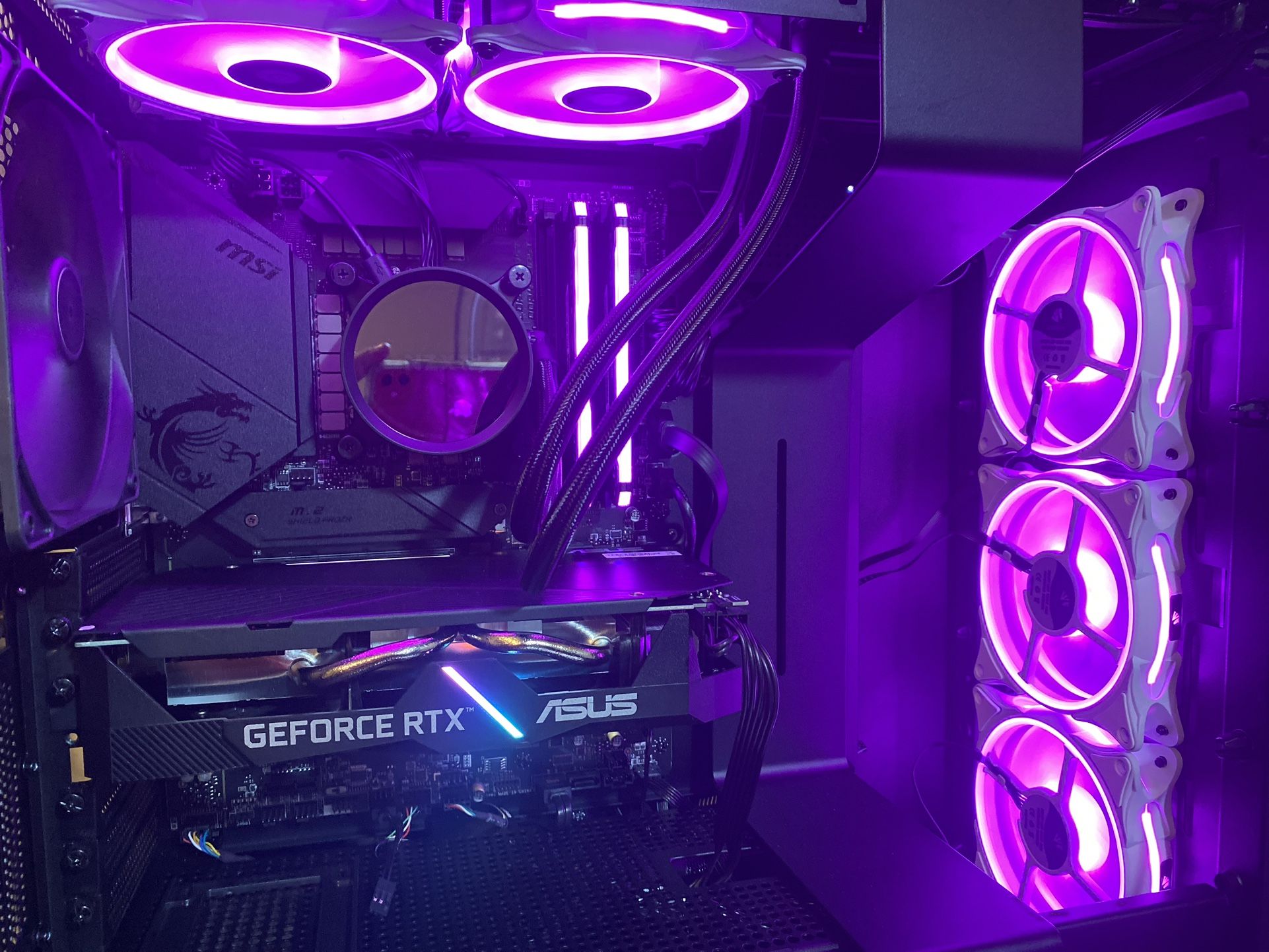 Custom Pc And Gaming Set Up With 2 Monitors
