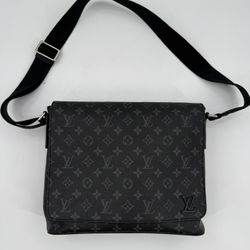 Louis Vuitton M45272 District PM Monogram Eclipse Messenger Bag - Black