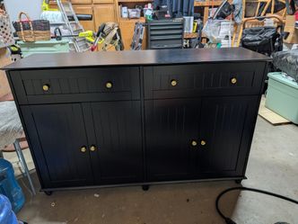 Kitchen cabinet