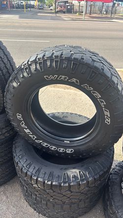 275/70/18 clean set 🔥GOODYEAR WRANGLER 🔥