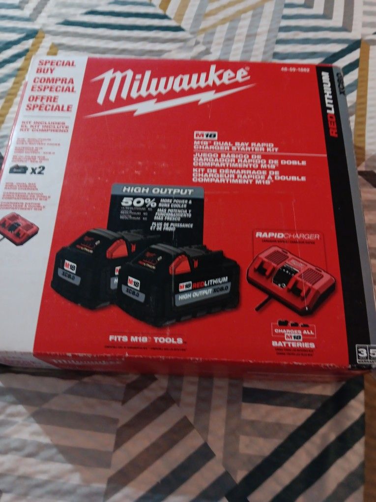 Milwaulkee M18 2 8.0 Batteries and Charger