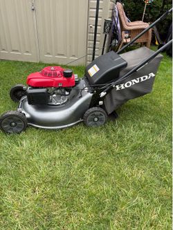 2019  Honda 216 lawn mower  Little used.