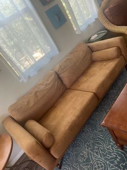 FREE COUCHES & CHAIR PICK UP TODAY