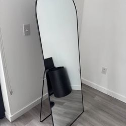 65"x24"Arched Full Length Mirror,Black Floor Length Mirror with Stand