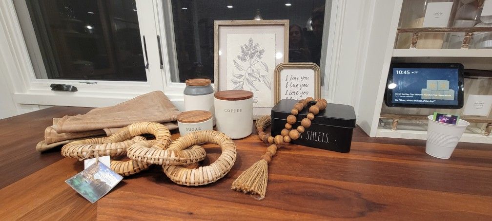 Miscellaneous Farmhouse Decor