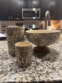 Homegoods black & white flower design