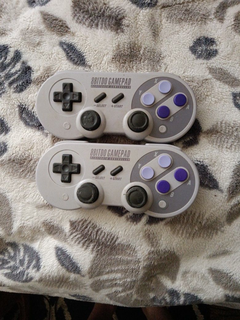 2 8bitdo Sn30 Pro Wireless Bluetooth Controllers
