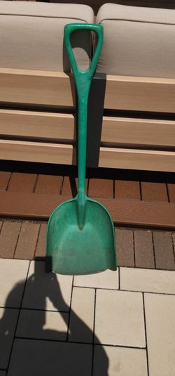 Remco poly shovel