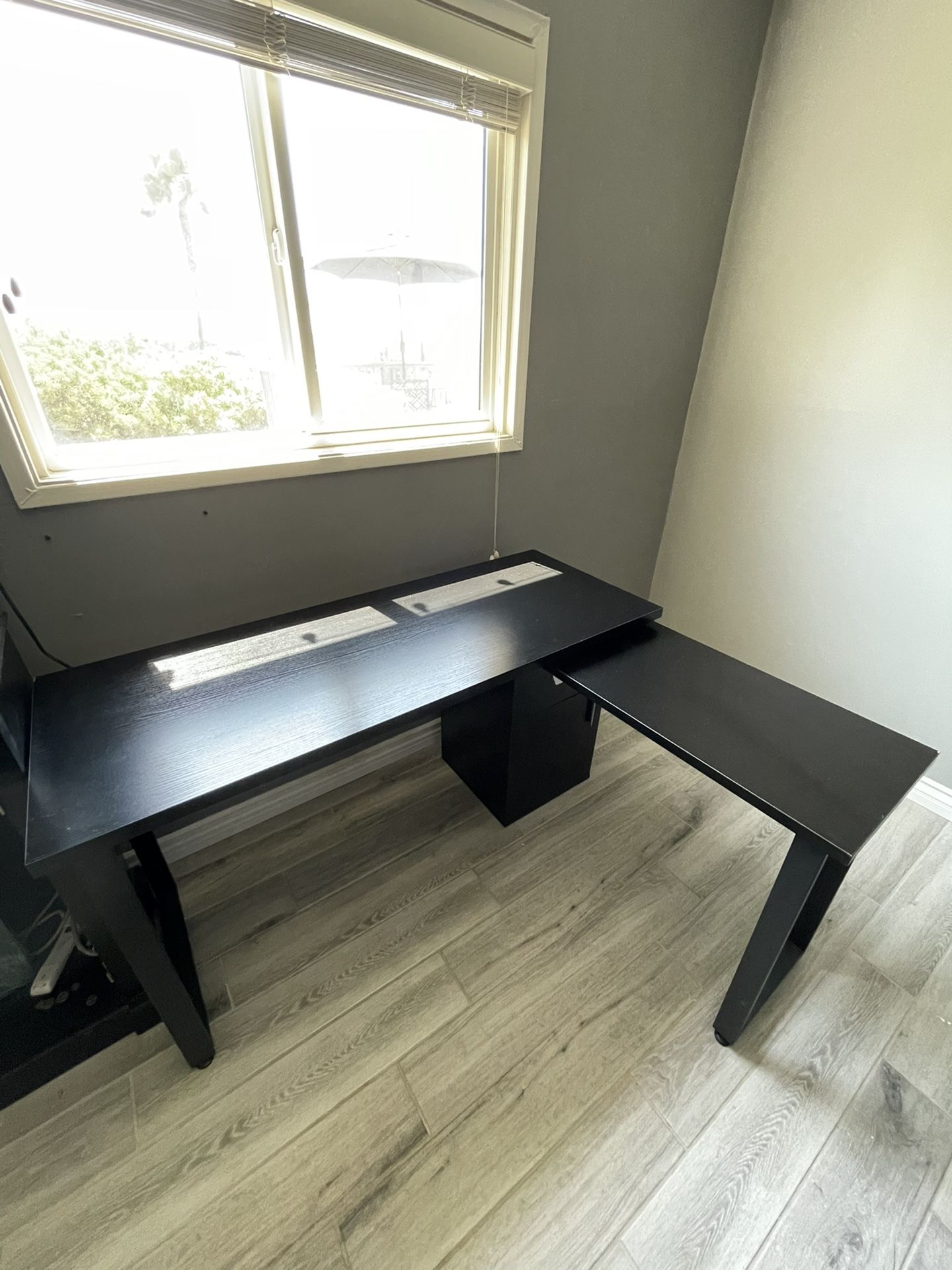 Modular Desk And Rolling Chair