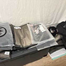 Essentiales Camisas Sudaderas Í Otras Marcas Más 