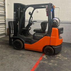 Toyota Forklift Triple Tower Side-shift We Finance