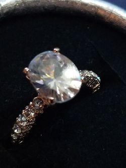 Gorgeous WOMAN'S Oval cut wedding engagement promises ring size 6.0