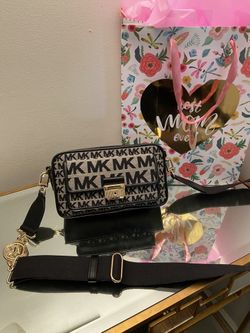 New!!! Elegant Monogram Michael Kors Crossbody