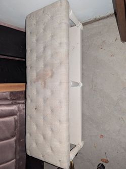 Linen bench