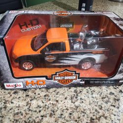 Harley -Davidson Display Truck In Pico Rivera 
