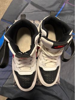 Nike court borough mid 2
