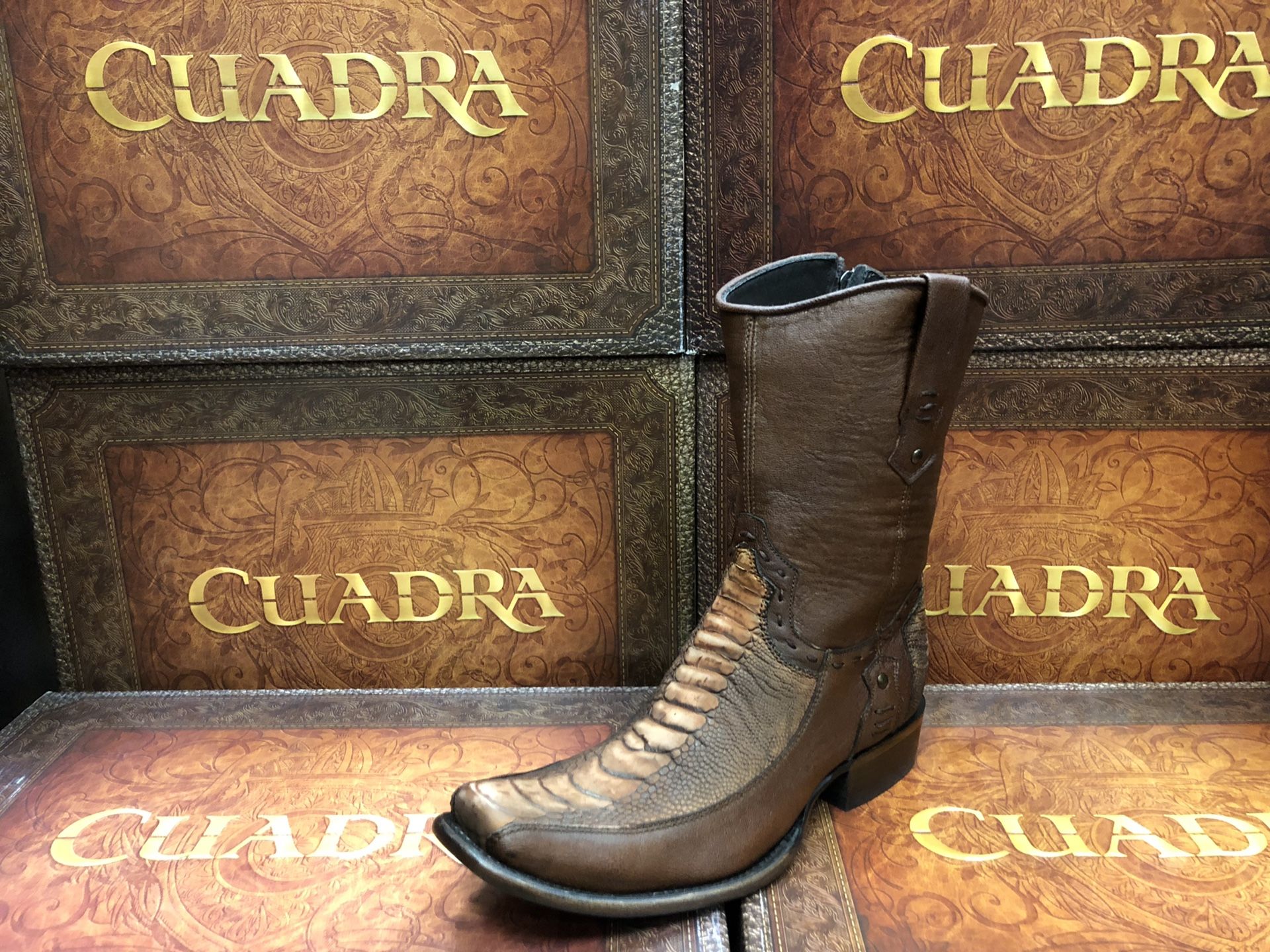 Cuadra boots avestruz 2025