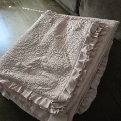 Queen Quilt With 2 King Shams