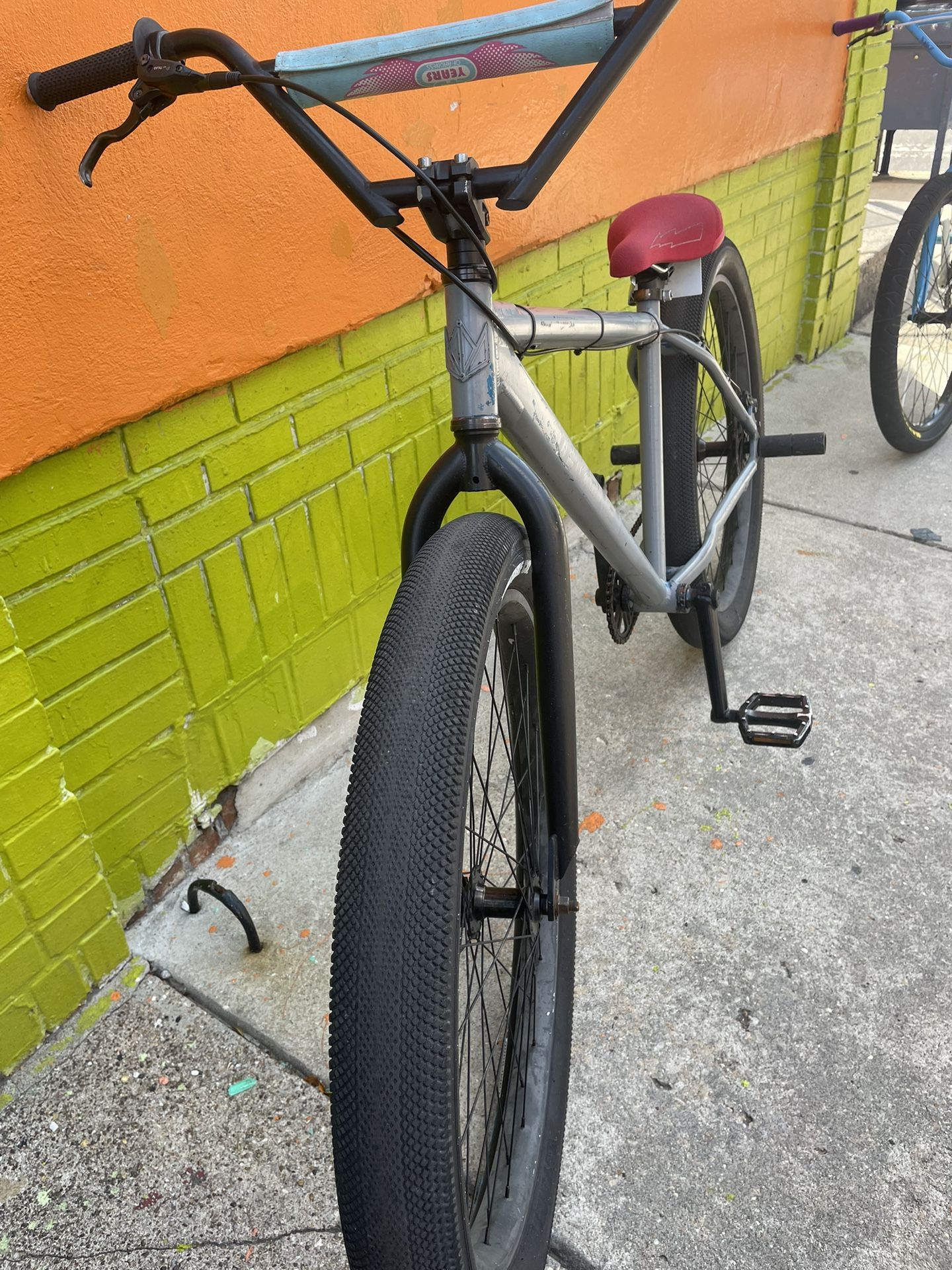27.5 Wheelie Biker