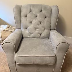 Delta Children Nursery Glider Swivel Rocker Chair