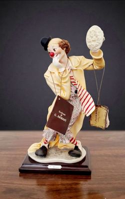 Armani  Figurine