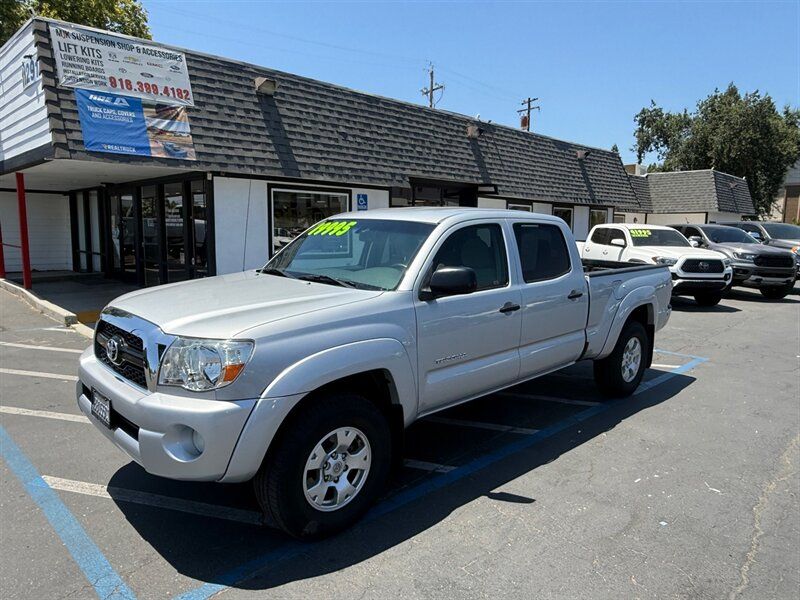 2011 Toyota Tacoma V6 SR5, 4X4, 1 OWNER VERY CLEAN
