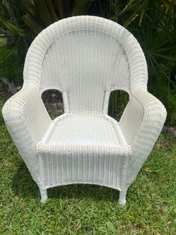 Wicker white chair