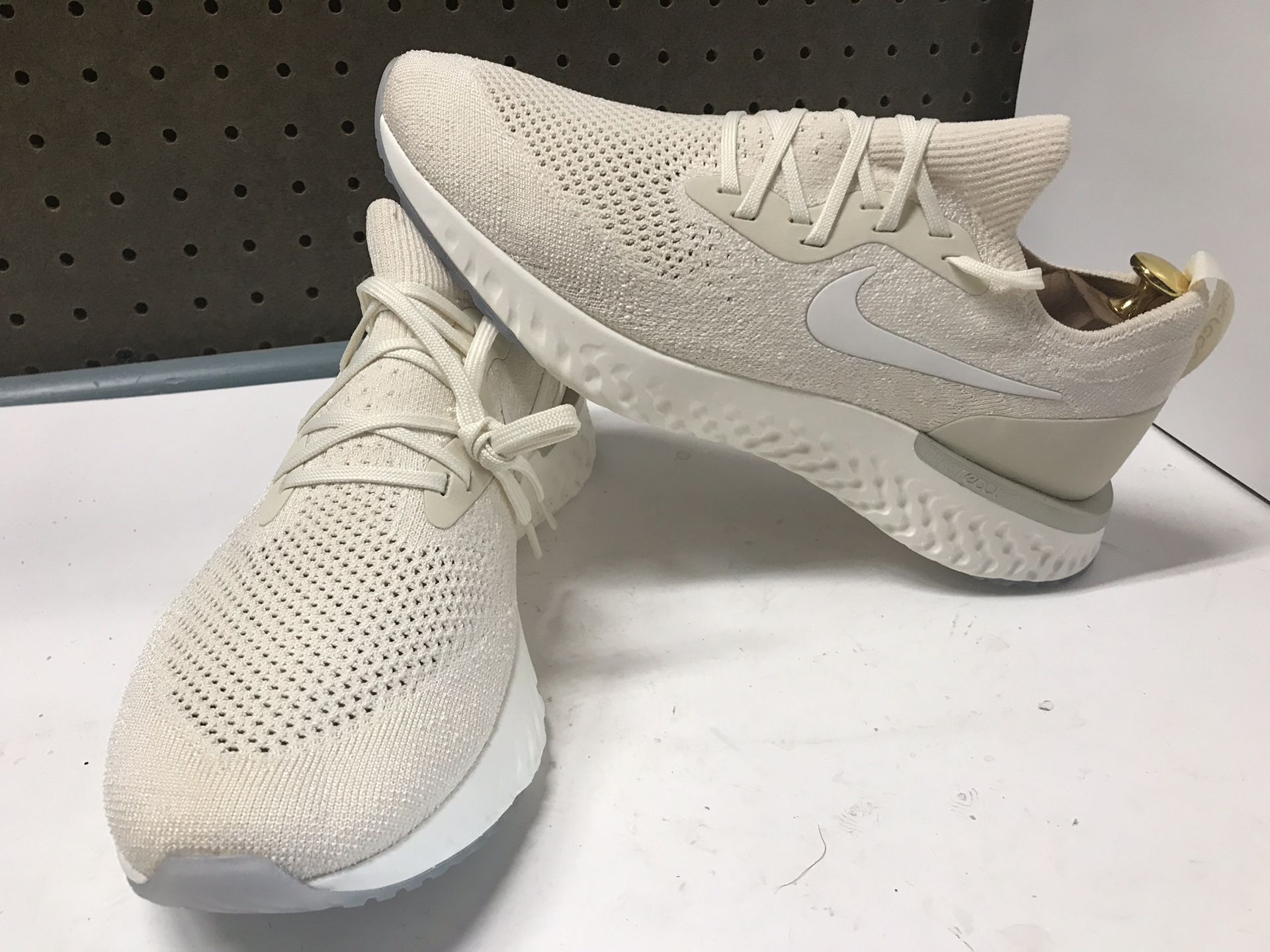 womens nike epic react flyknit Shoes size 11.5 AQ0070-201