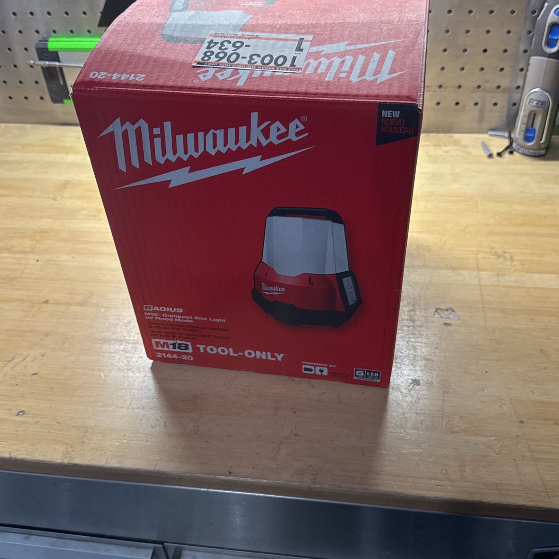 Milwaukee M 18 Light