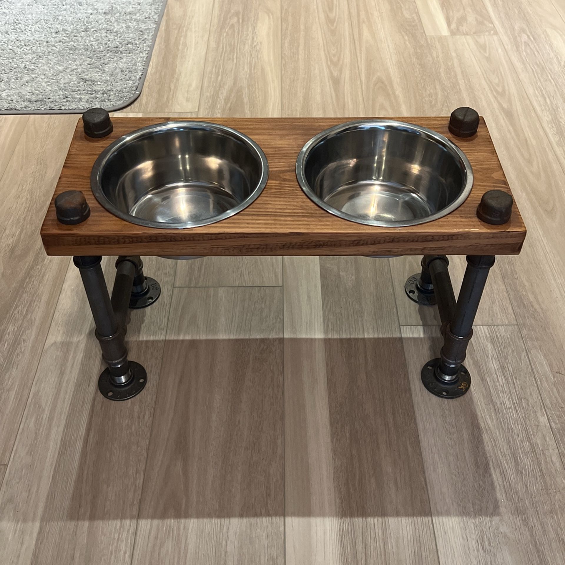 Cast iron Dog Bowl Feeder