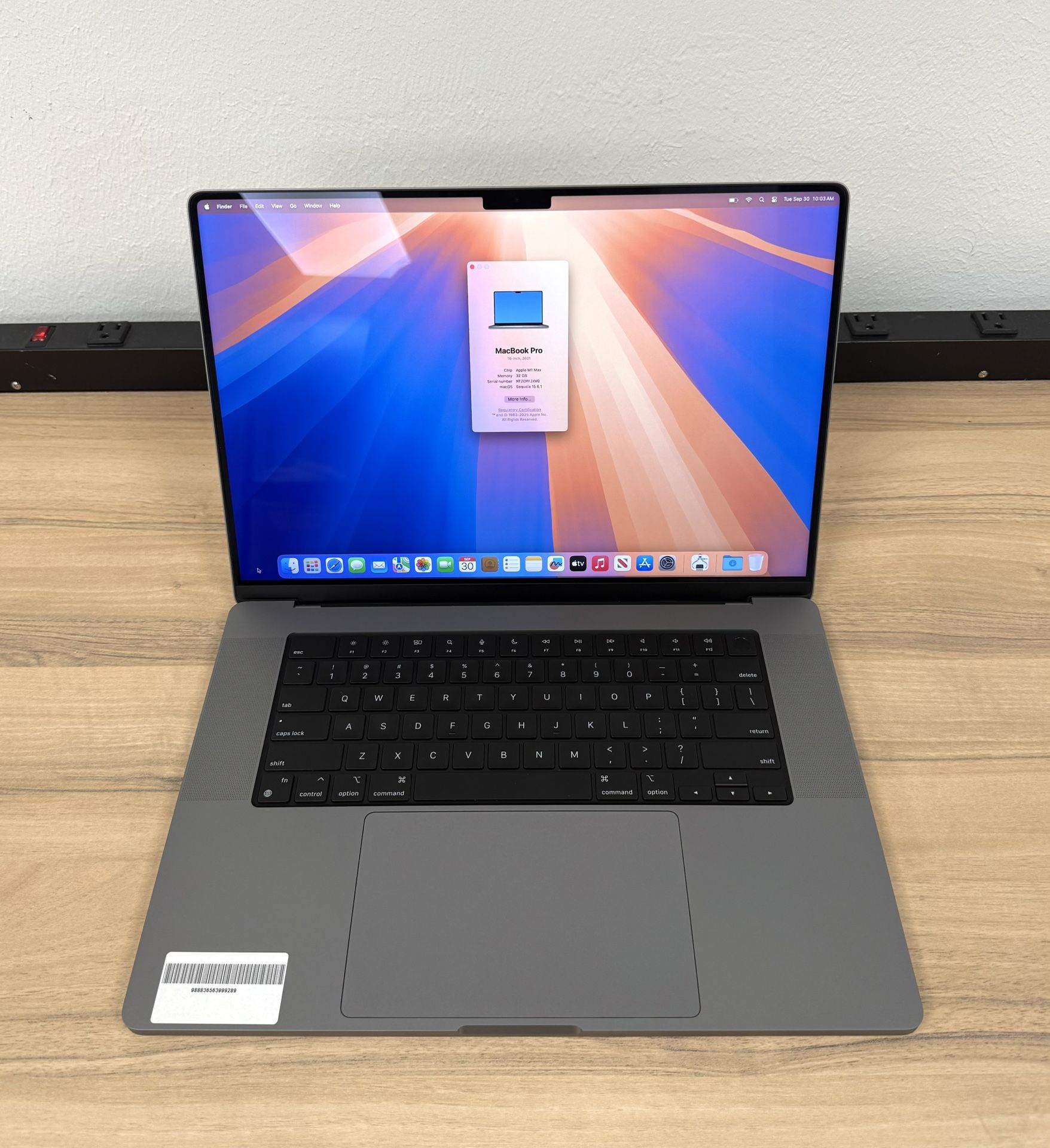 16" MacBook Pro M1 Max 10 Core*32GB RAM*1TB SSD