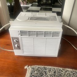 GE WINDOW A/C UNIT 