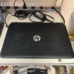 HP Notebook laptop 💻 Model 15-F211WM Celeron N2840 2.16GHz 8GB  60gb SSD  Win 10 Pro Touchscreen