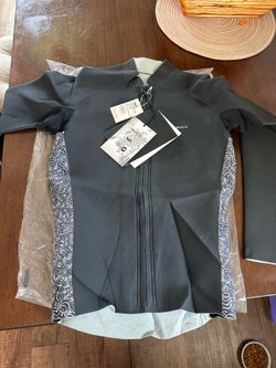 Wetsuit Top XL RVCA (Brand new)
