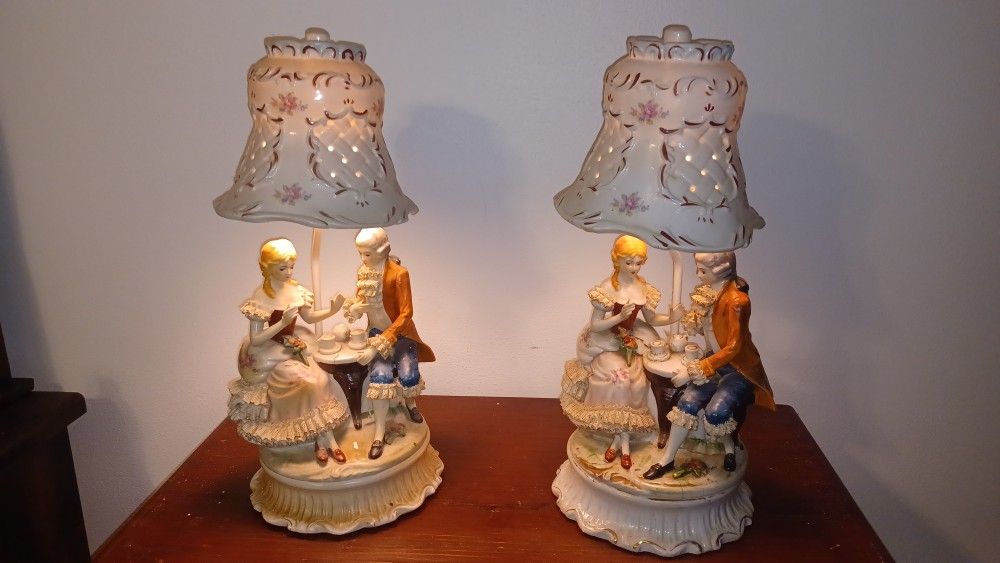 Vintage Porcelain Victorian Tea Time Courting Couple Table Lamp