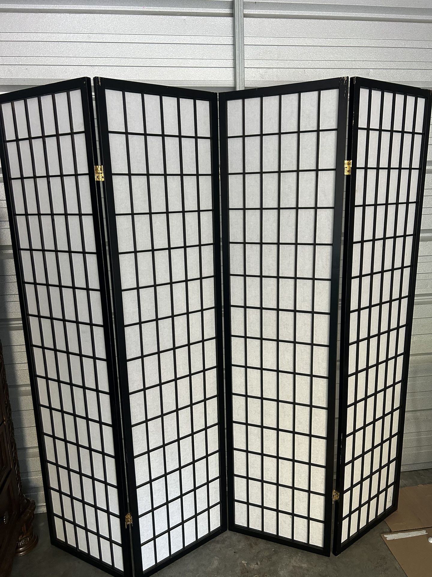 Furniture screen